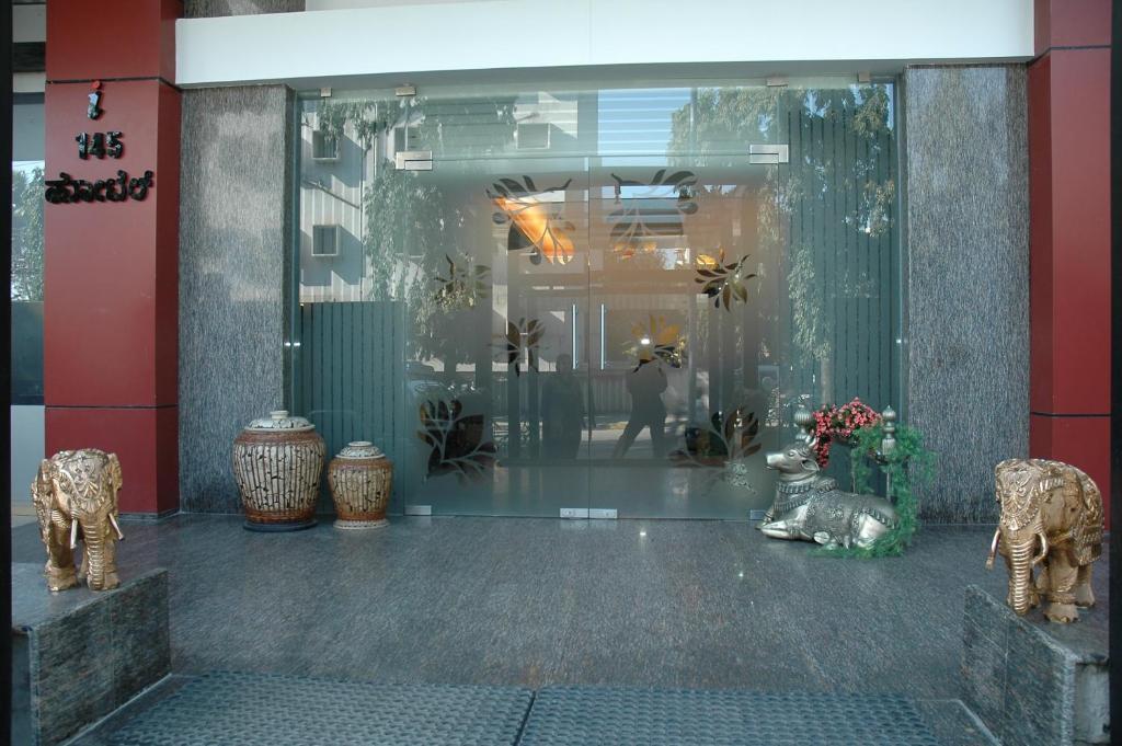Istay Hotels Infantry Road Bangalore Eksteriør billede