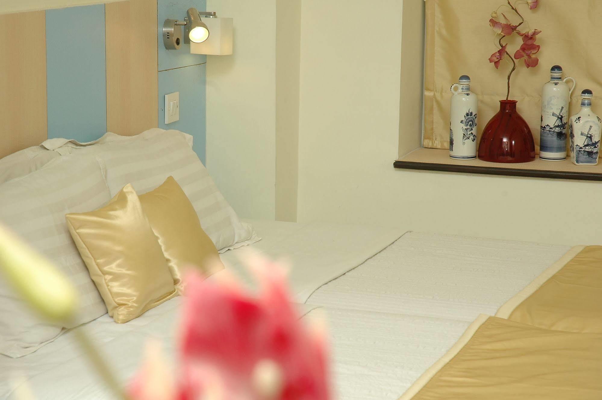 Istay Hotels Infantry Road Bangalore Eksteriør billede