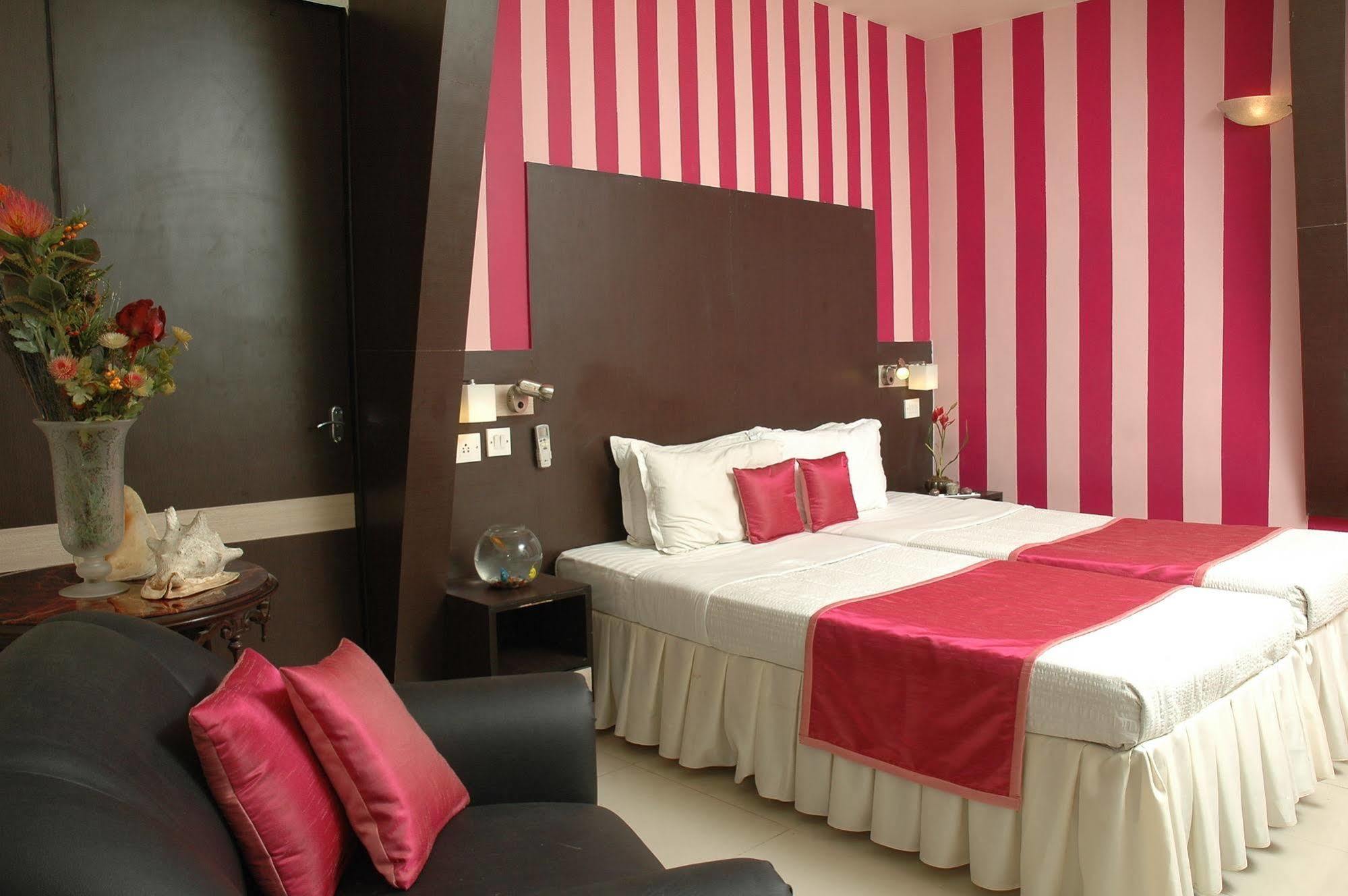 Istay Hotels Infantry Road Bangalore Eksteriør billede