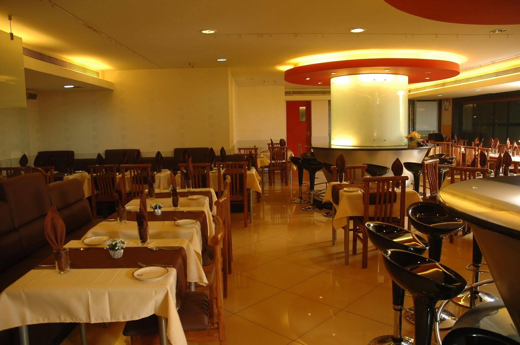 Istay Hotels Infantry Road Bangalore Eksteriør billede