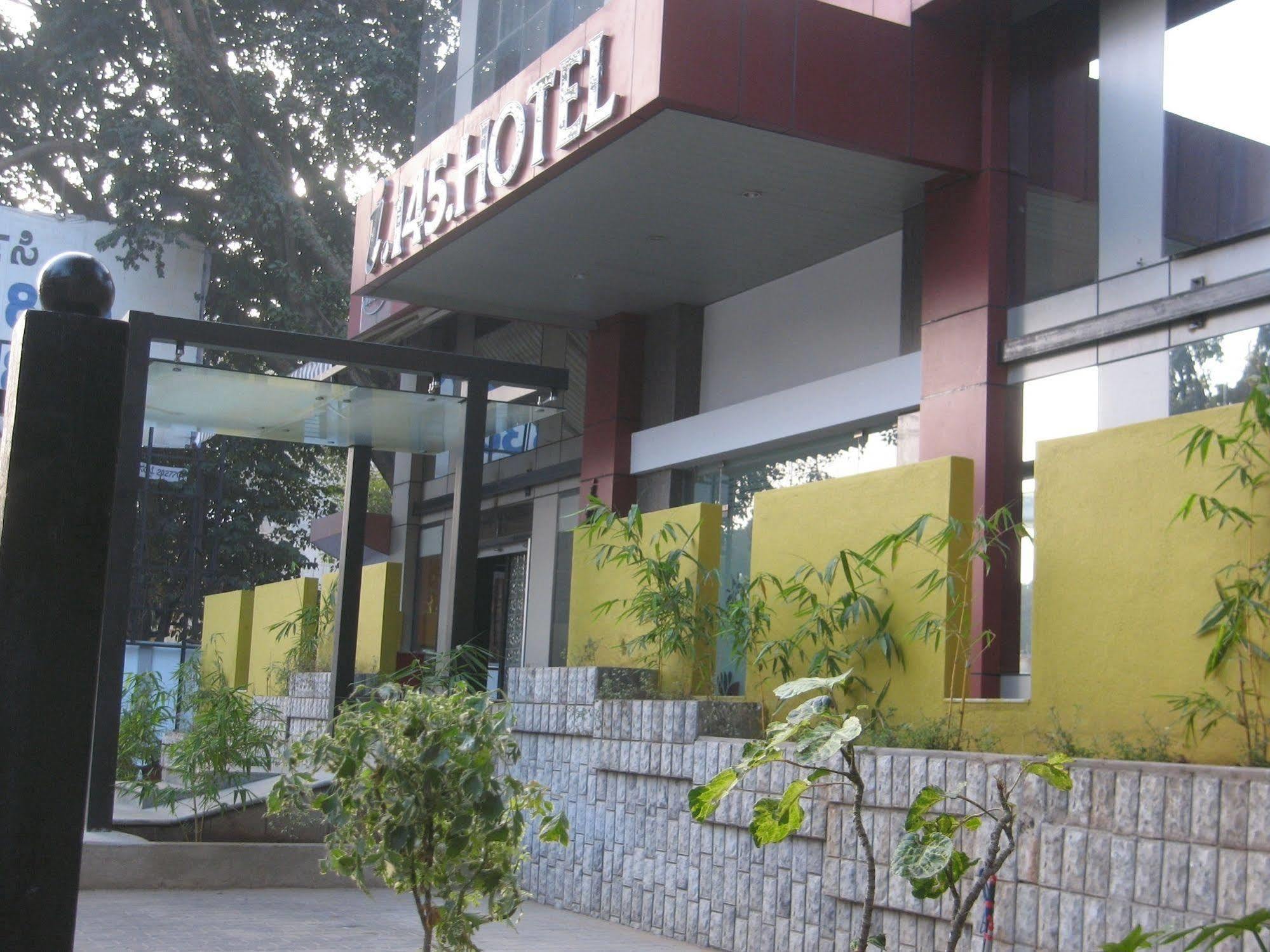 Istay Hotels Infantry Road Bangalore Eksteriør billede