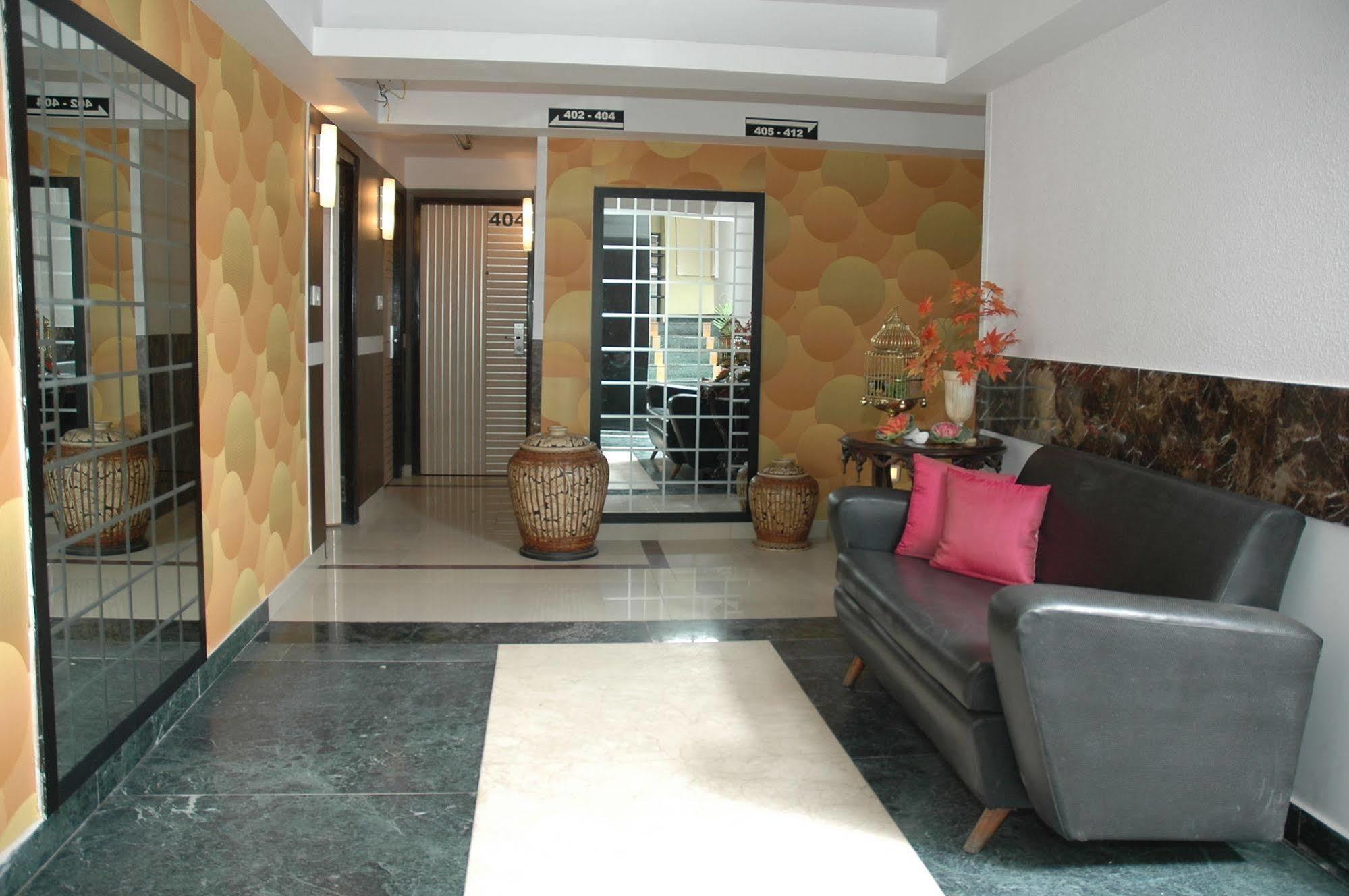 Istay Hotels Infantry Road Bangalore Eksteriør billede