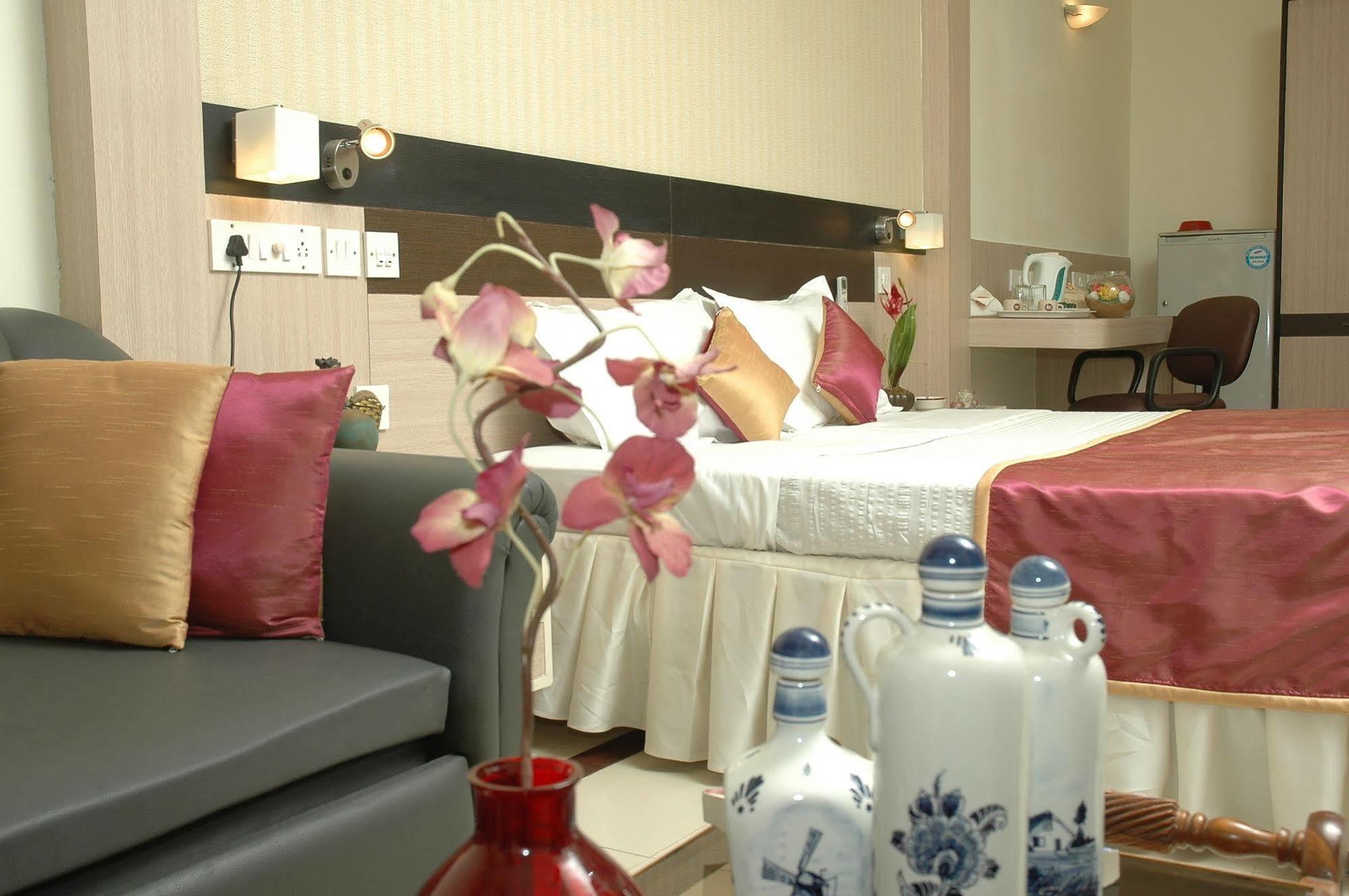 Istay Hotels Infantry Road Bangalore Eksteriør billede