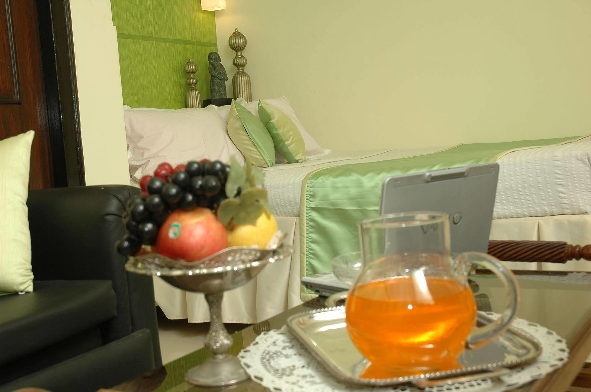 Istay Hotels Infantry Road Bangalore Eksteriør billede